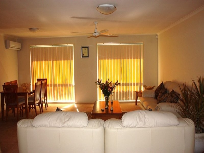 21 Greensborough Crescent, Parkwood QLD 4214