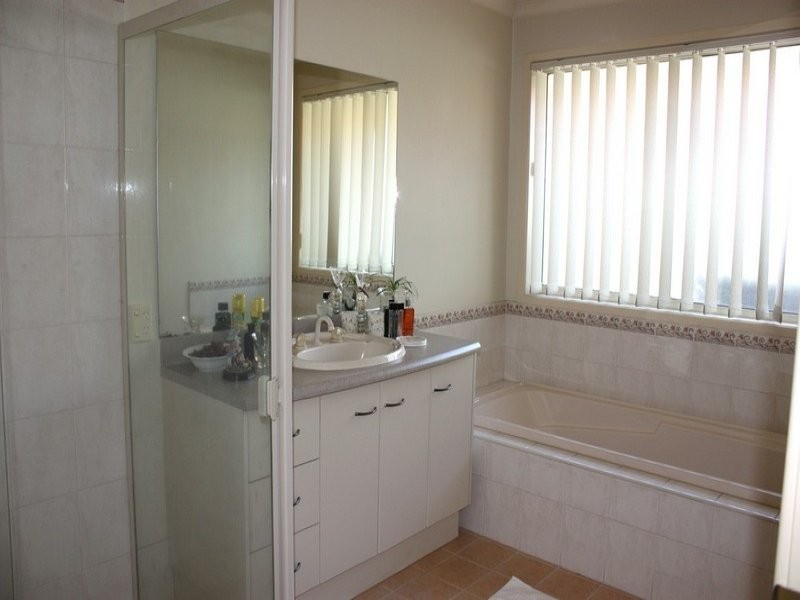 21 Greensborough Crescent, Parkwood QLD 4214