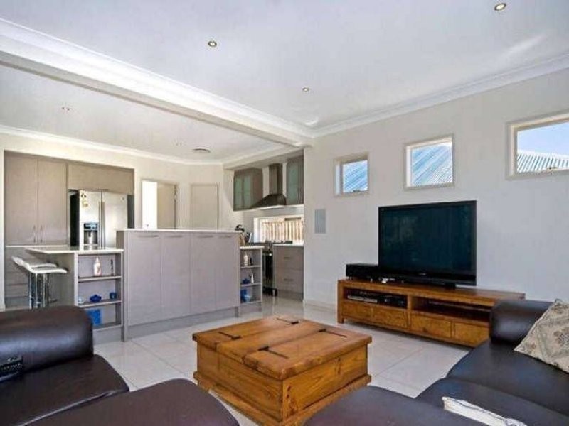 15 Strathburn Crescent, Ormeau QLD 4208