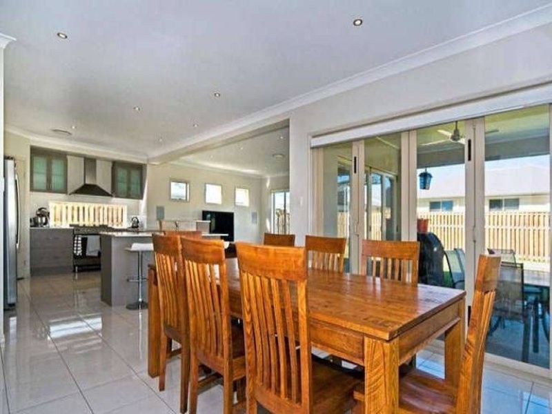 15 Strathburn Crescent, Ormeau QLD 4208