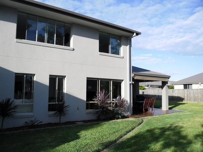 15 Strathburn Crescent, Ormeau QLD 4208