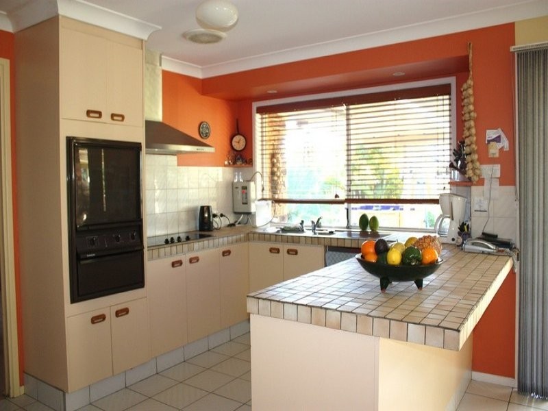 92 Parkes Drive, Helensvale QLD 4212
