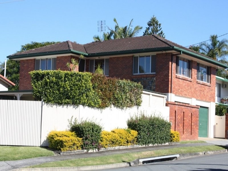 2 Kingsley Avenue, Labrador QLD 4215