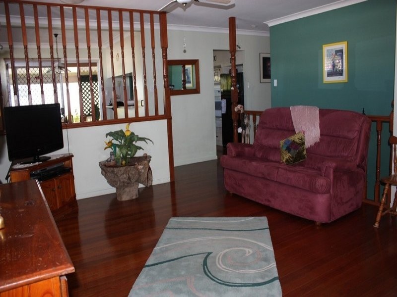 2 Kingsley Avenue, Labrador QLD 4215