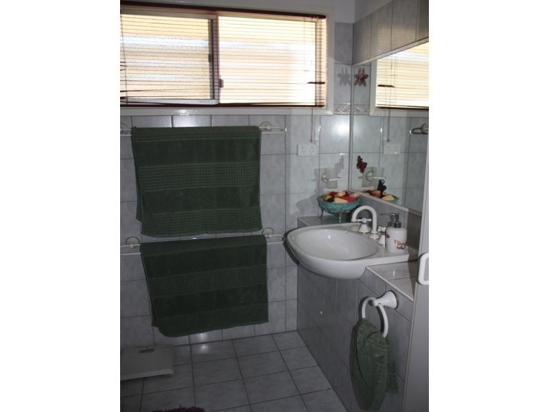 2 Kingsley Avenue, Labrador QLD 4215