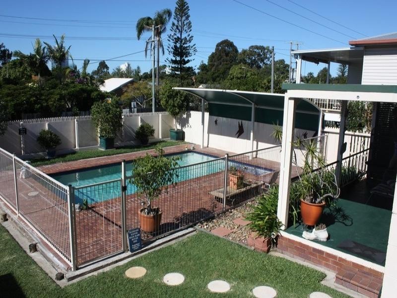 2 Kingsley Avenue, Labrador QLD 4215