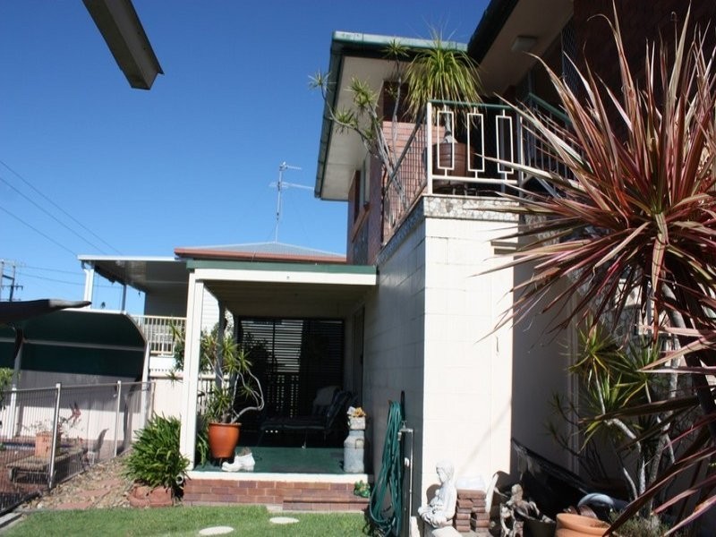 2 Kingsley Avenue, Labrador QLD 4215