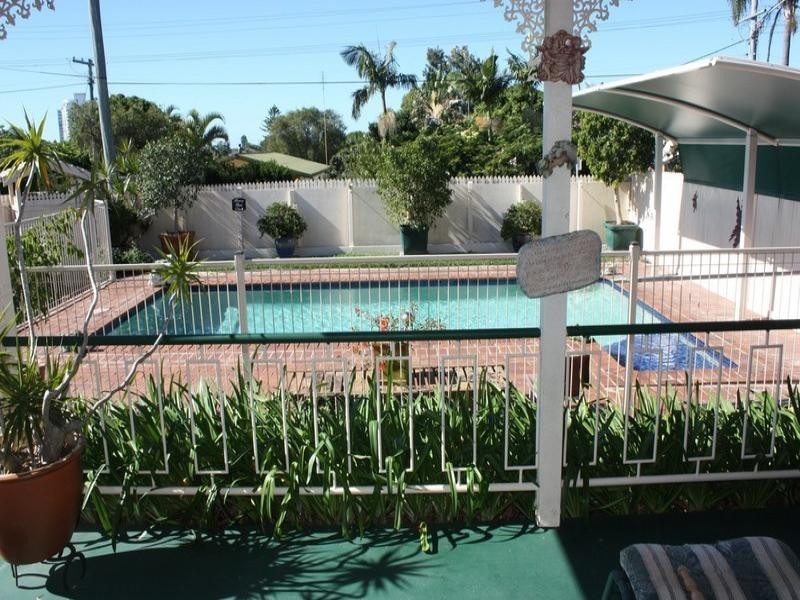 2 Kingsley Avenue, Labrador QLD 4215