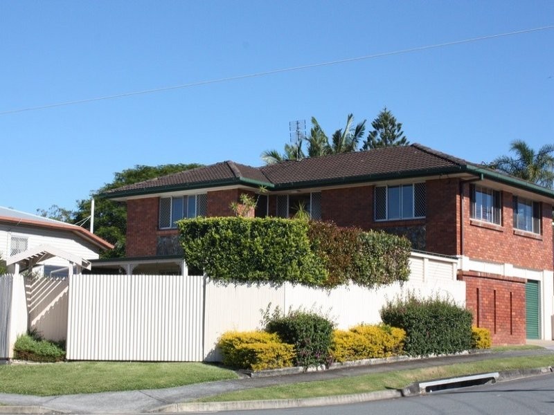 2 Kingsley Avenue, Labrador QLD 4215