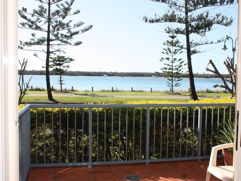 1/416 Marine Parade, Biggera Waters QLD 4216