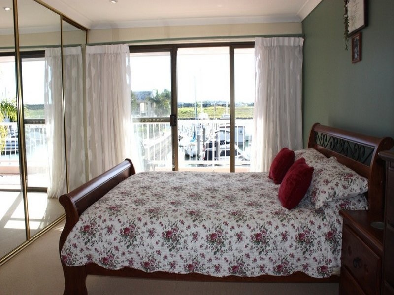40/81 Boykambil Esplanade, Hope Island QLD 4212