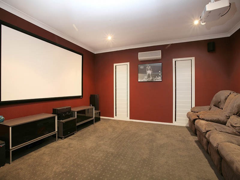 14 Vennor Drive, Ormeau QLD 4208