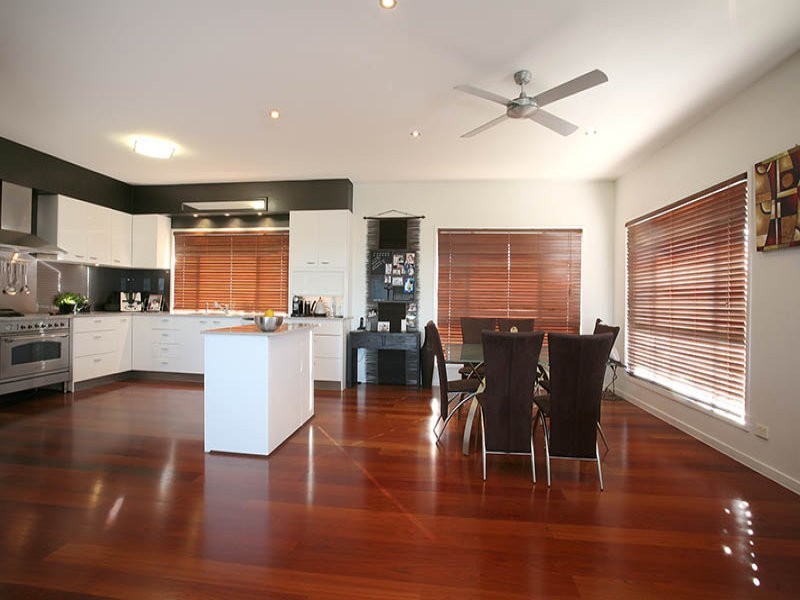 14 Vennor Drive, Ormeau QLD 4208