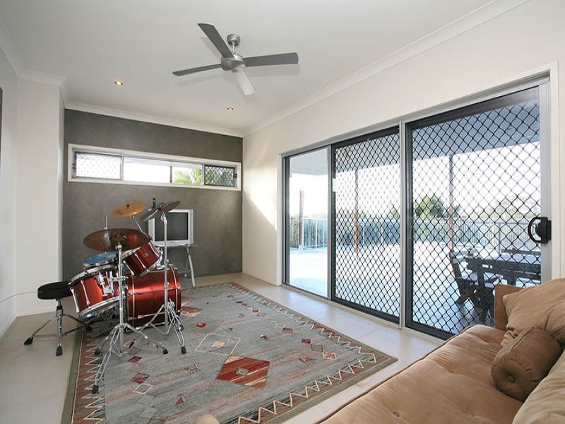 14 Vennor Drive, Ormeau QLD 4208