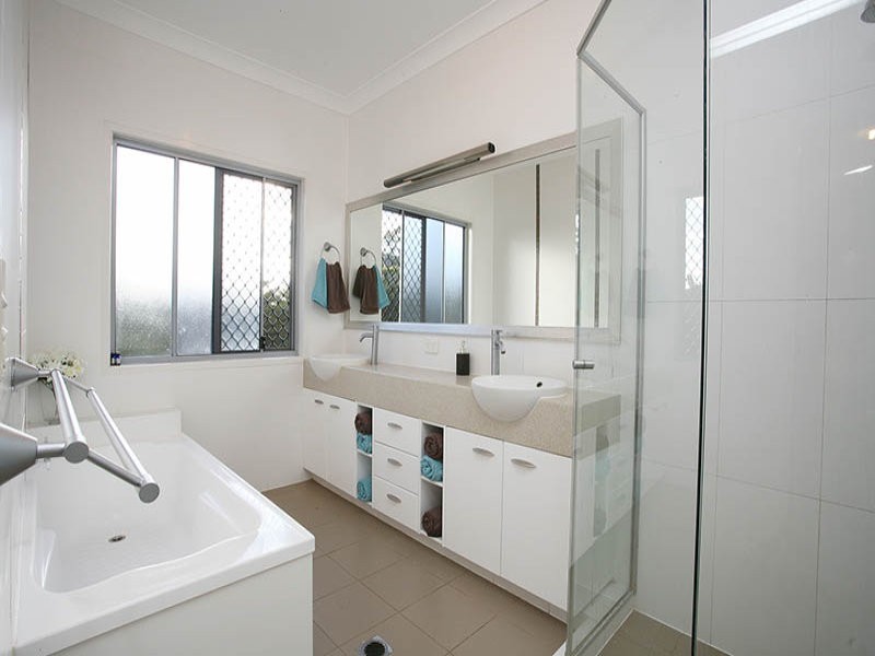 14 Vennor Drive, Ormeau QLD 4208