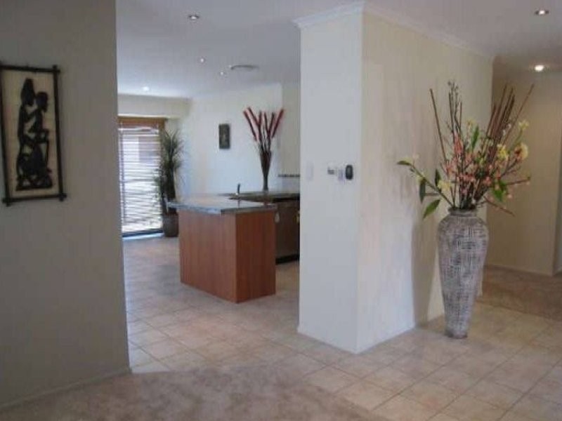 10 Brookland Court, Molendinar QLD 4214