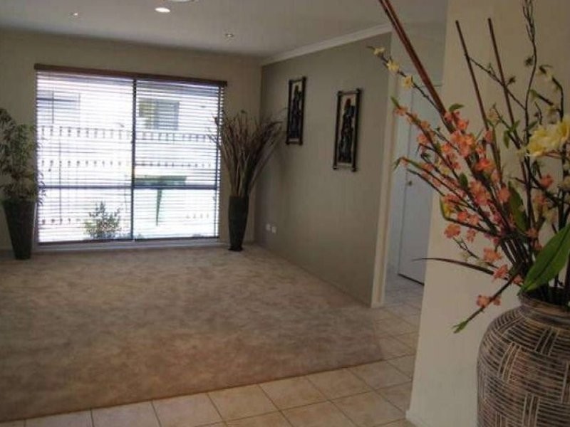 10 Brookland Court, Molendinar QLD 4214