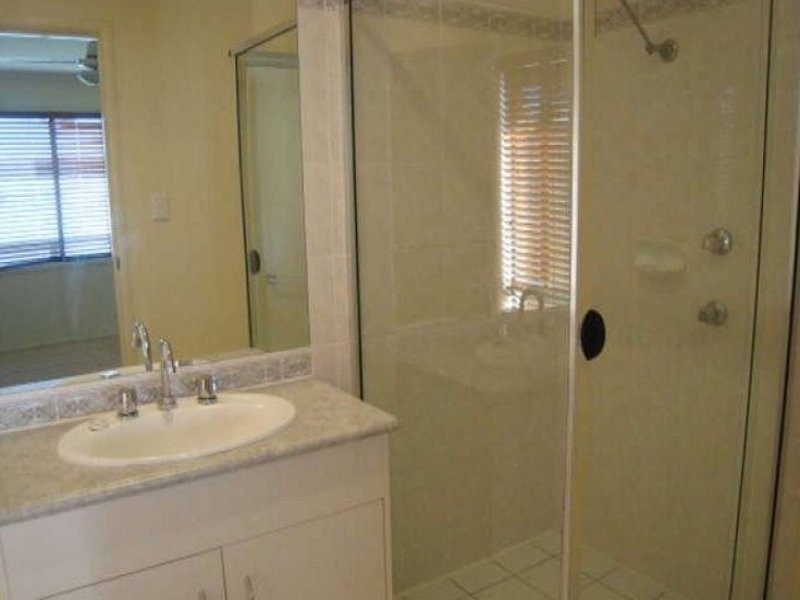 10 Brookland Court, Molendinar QLD 4214