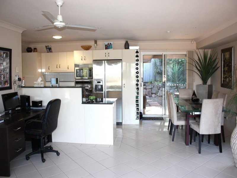 7 Sarah Place, Ashmore QLD 4214