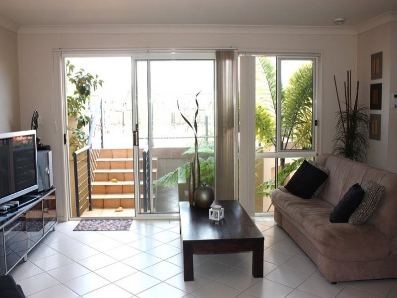 7 Sarah Place, Ashmore QLD 4214