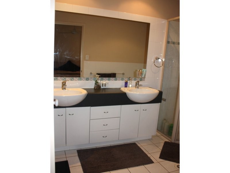 7 Sarah Place, Ashmore QLD 4214