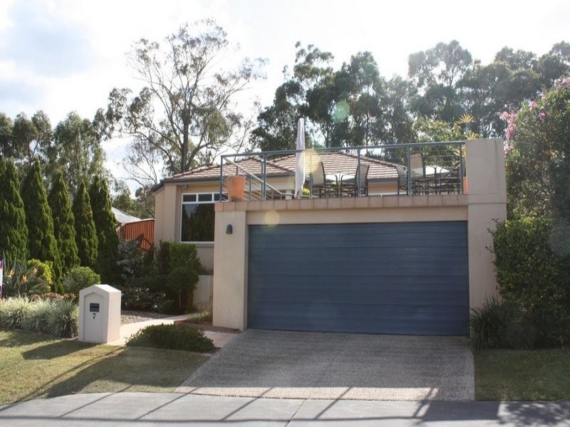 7 Sarah Place, Ashmore QLD 4214