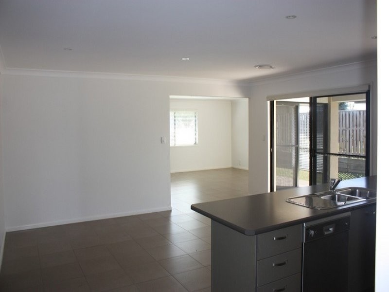 8 Summerlea Crescent, Ormeau QLD 4208