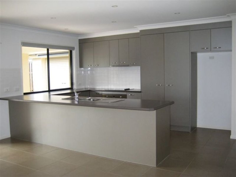 8 Summerlea Crescent, Ormeau QLD 4208