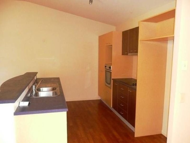 8 Thames Place, Oxenford QLD 4210