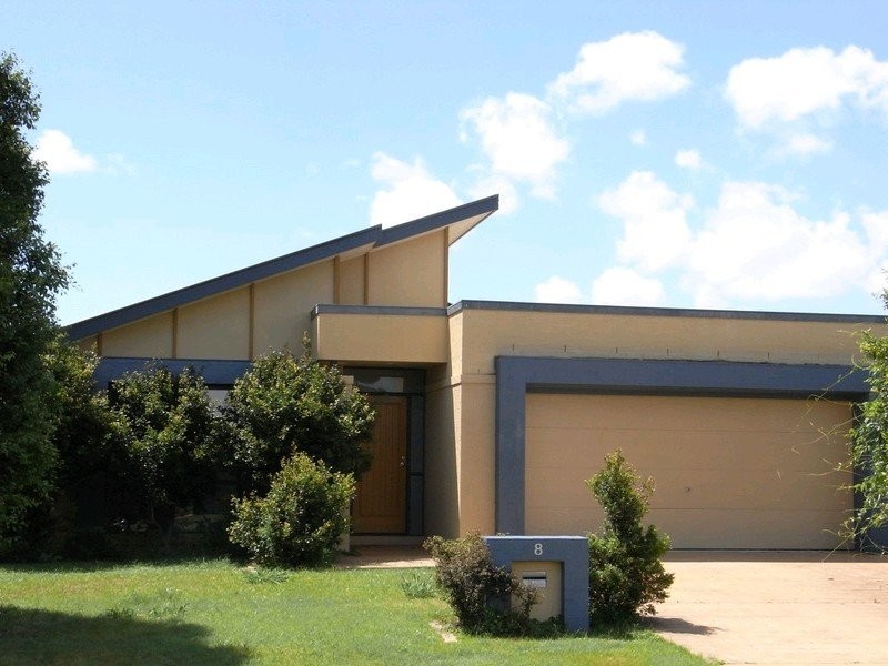 8 Thames Place, Oxenford QLD 4210