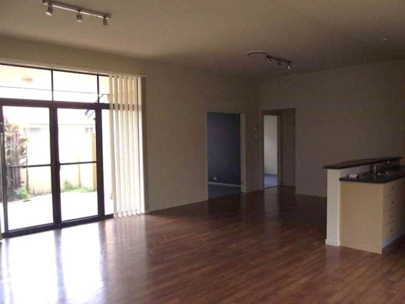 8 Thames Place, Oxenford QLD 4210