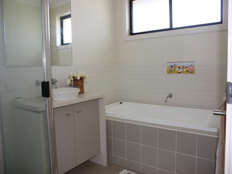 4 Corymbia way, Molendinar QLD 4214