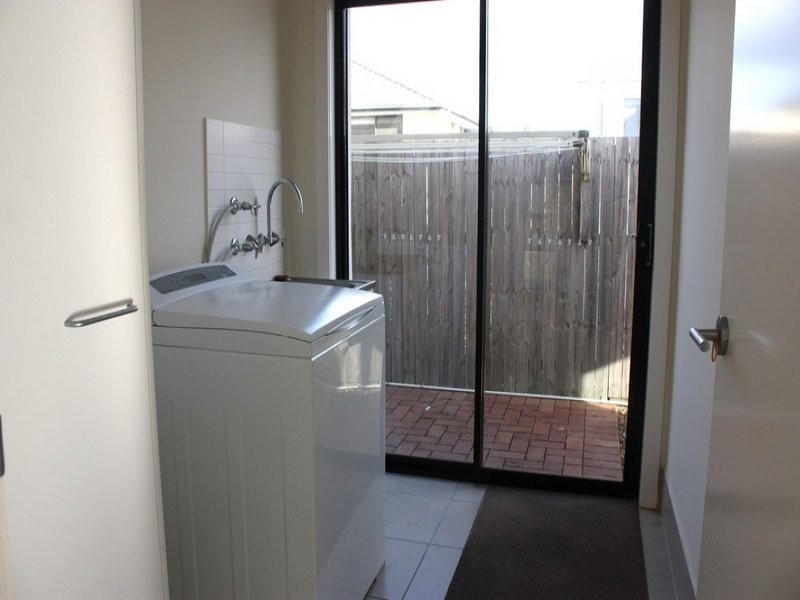 4 Corymbia way, Molendinar QLD 4214