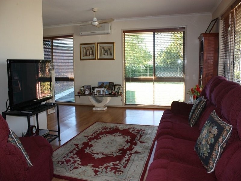 4 Minden Crescent, Helensvale QLD 4212