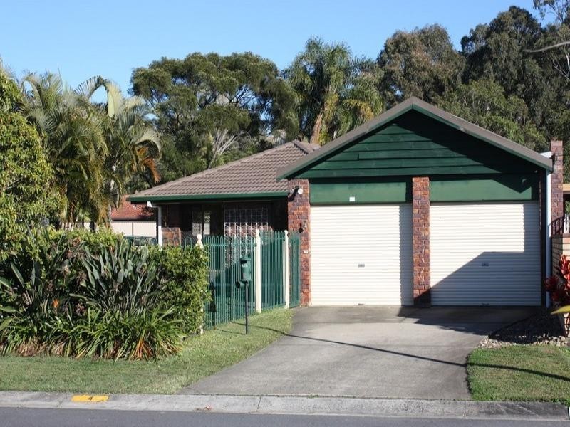 4 Minden Crescent, Helensvale QLD 4212