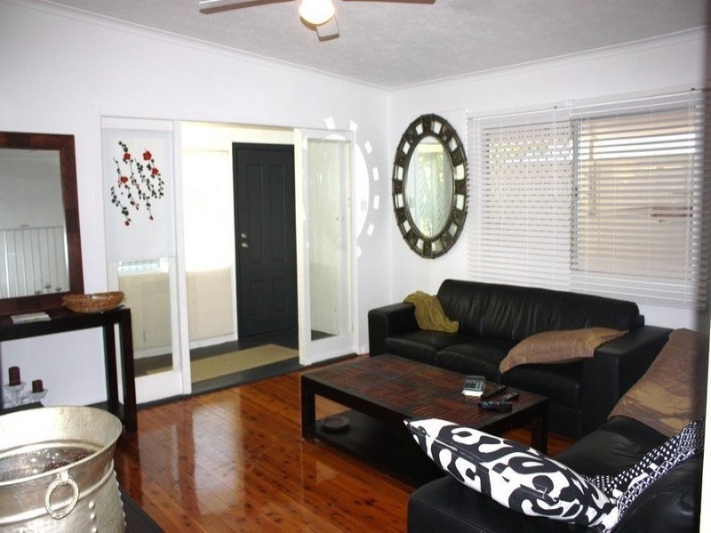 19 Cawthray Street, Biggera Waters QLD 4216