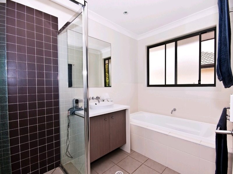 26 Lockwood Place, Molendinar QLD 4214
