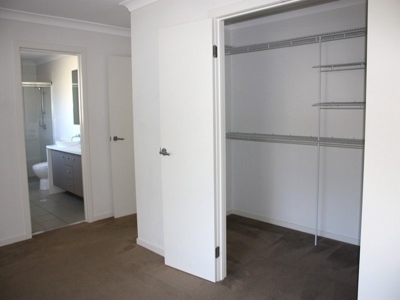 26 Lockwood Place, Molendinar QLD 4214