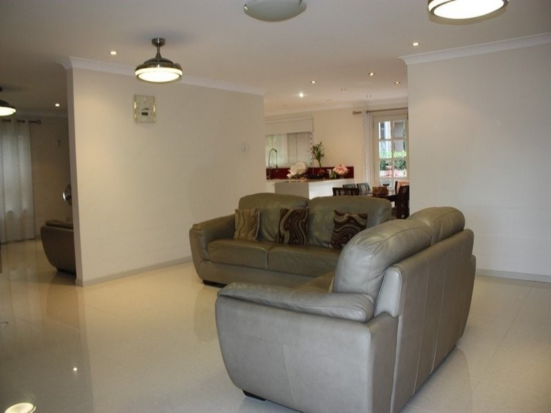 138 Currumburra Road, Ashmore QLD 4214