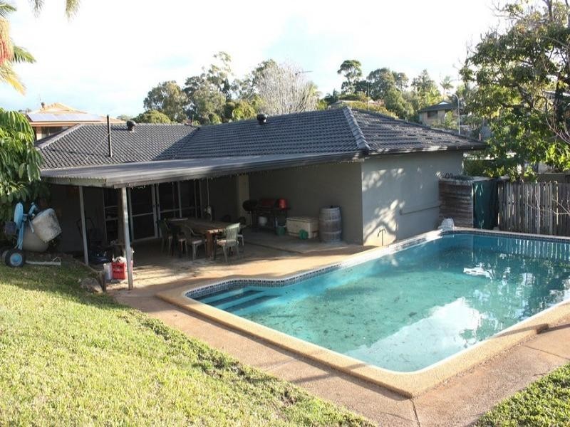 9 Patura Drive, Ashmore QLD 4214