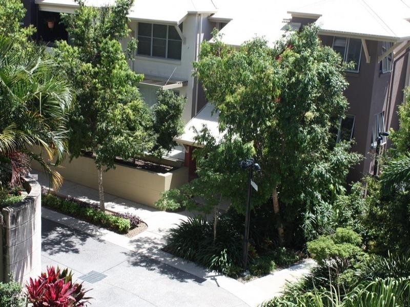 4012/3027 The Boulevarde, Carrara QLD 4211