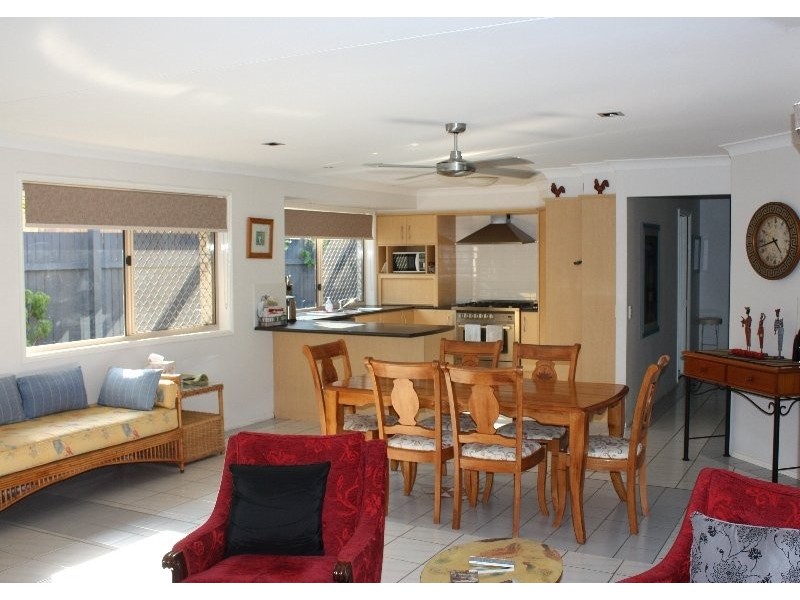18 Presbytery Lane, Molendinar QLD 4214
