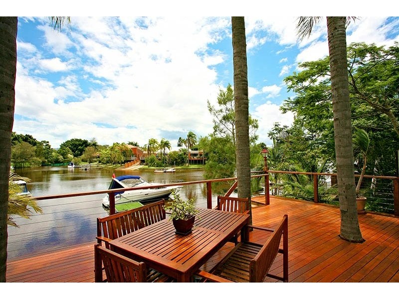 35 Witt Avenue, Carrara QLD 4211