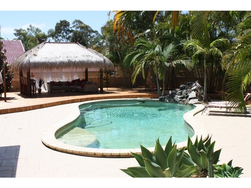 3 Waterwood Crt, Arundel QLD 4214