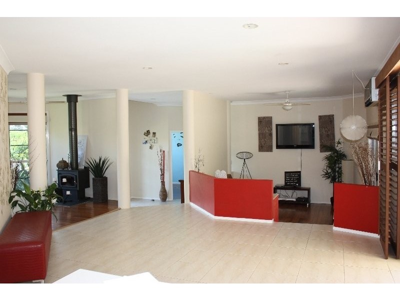 3 Waterwood Crt, Arundel QLD 4214