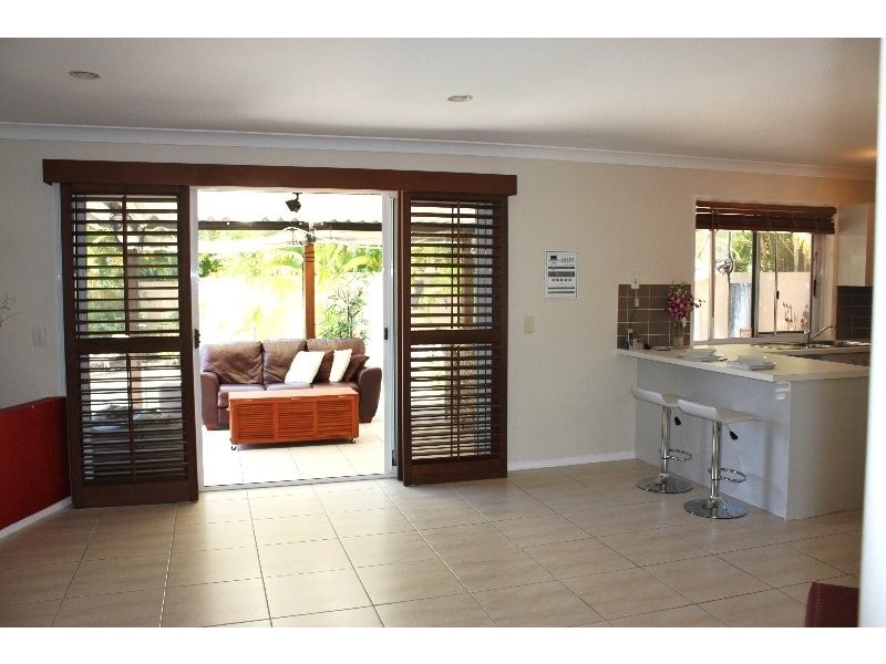 3 Waterwood Crt, Arundel QLD 4214