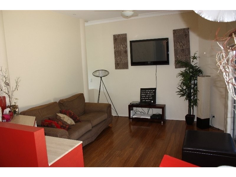 3 Waterwood Crt, Arundel QLD 4214