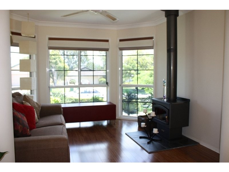 3 Waterwood Crt, Arundel QLD 4214