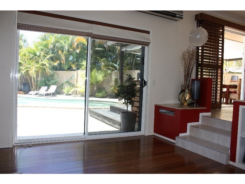 3 Waterwood Crt, Arundel QLD 4214