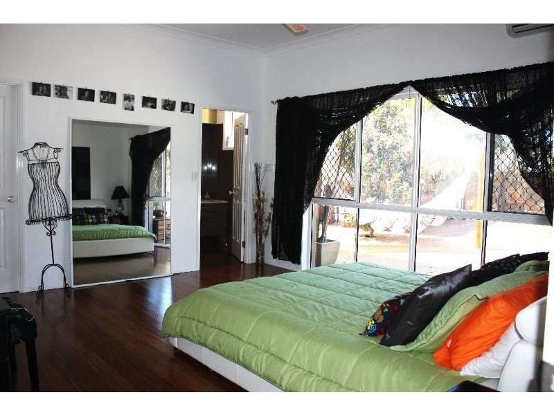 3 Waterwood Crt, Arundel QLD 4214